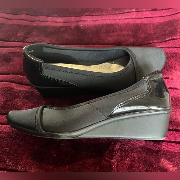 KAREN SCOTT Nelly Closed Toe Wedge Pumps 7 - Picture 5 of 6